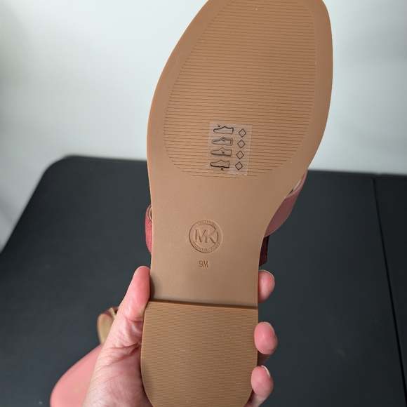 Michael Kors Izzy Rose Pink MK Logo Toe-Loop Slide Sandals - Picture 5 of 7